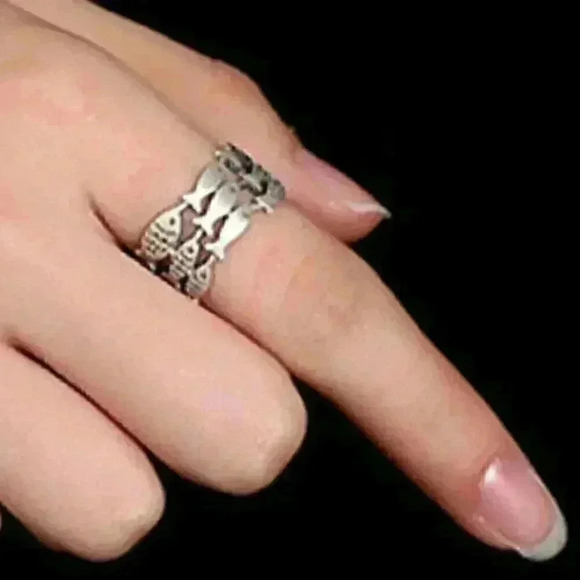 New 925 Sterling Silver Fish Band Ring - Picture 2 of 5